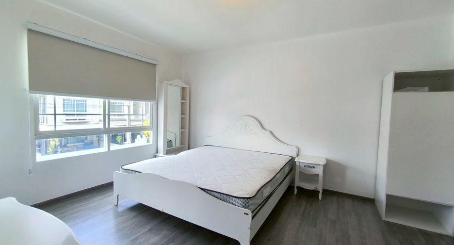 For rent 2 bedrooms townhouse in Bang Phli, Samut Prakan