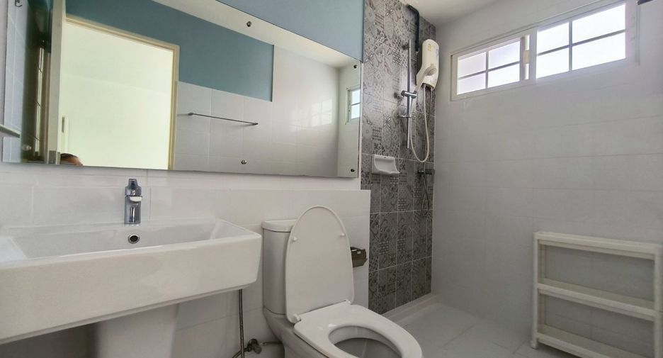 For rent 2 bedrooms townhouse in Bang Phli, Samut Prakan