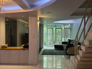 出租 3 卧室 联排别墅 在 Pathum Wan, 曼谷