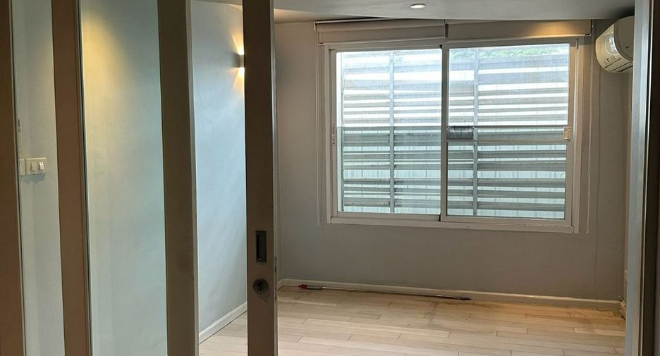 For rent 3 ベッドルーム townhouse in Pathum Wan, Bangkok