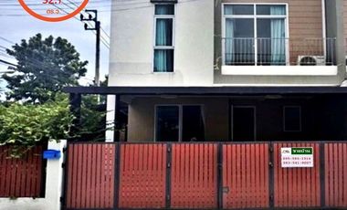 出售 3 卧室 联排别墅 在 Don Mueang, 曼谷