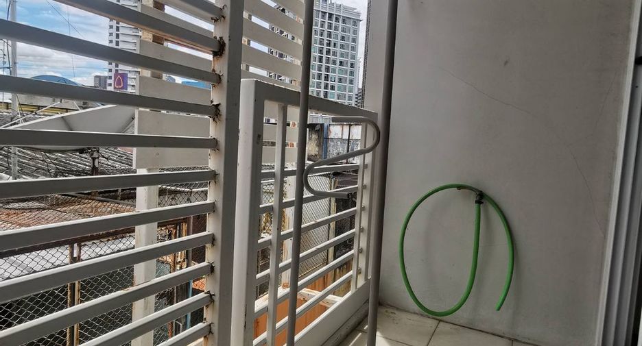 For rent 2 bedrooms condo in Chatuchak, Bangkok