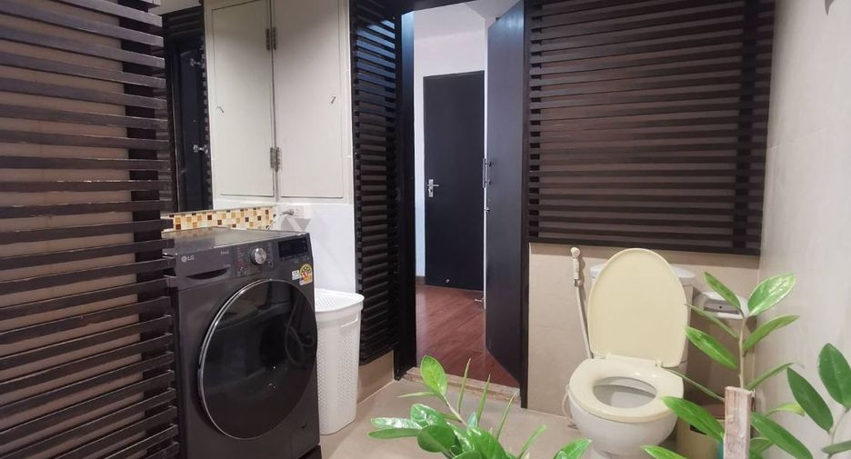 For rent 2 bedrooms condo in Chatuchak, Bangkok