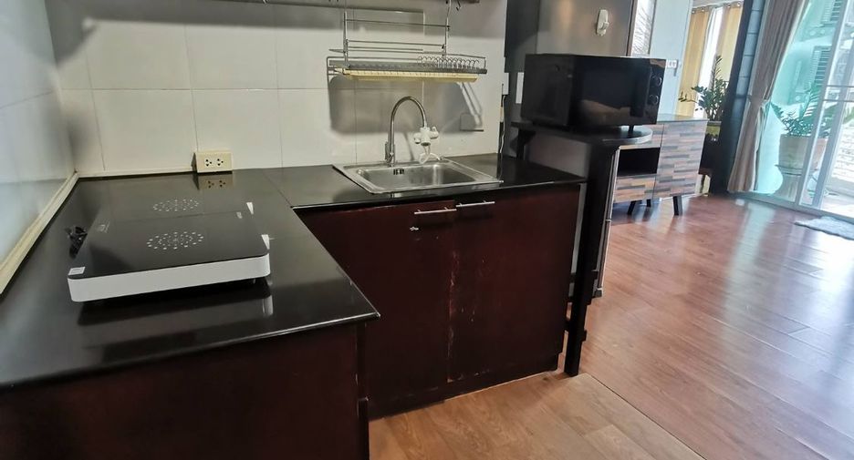 For rent 2 bedrooms condo in Chatuchak, Bangkok