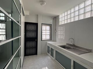 Haus zur Miete mit 3 Zimmer in Huai Khwang, Bangkok