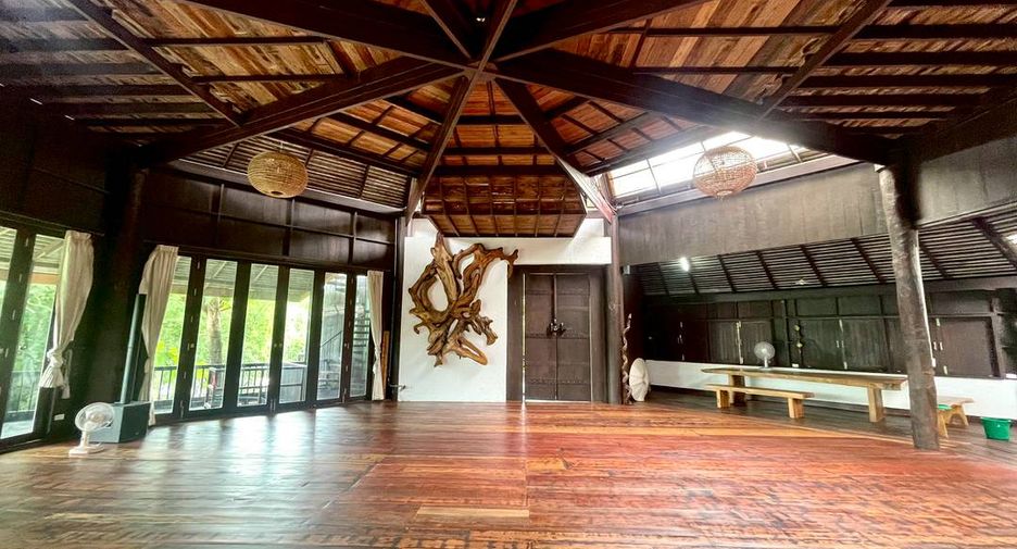 Villa en alquiler y en venta de 4 habitaciones en Mae Rim, Chiang Mai