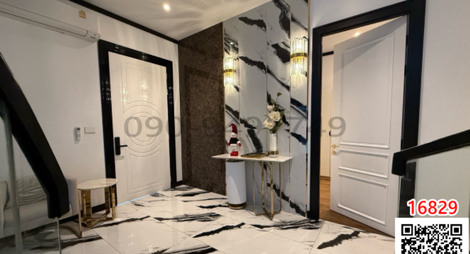 For rent 4 bedrooms house in Watthana, Bangkok