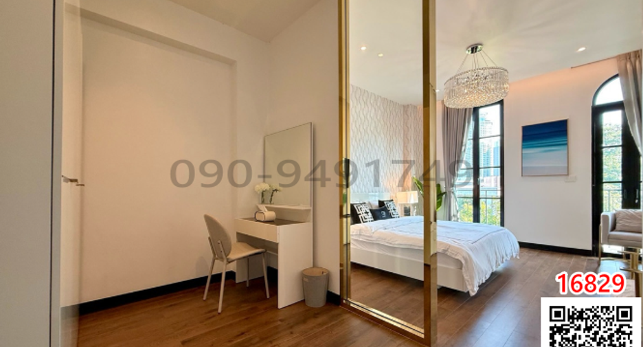 For rent 4 bedrooms house in Watthana, Bangkok