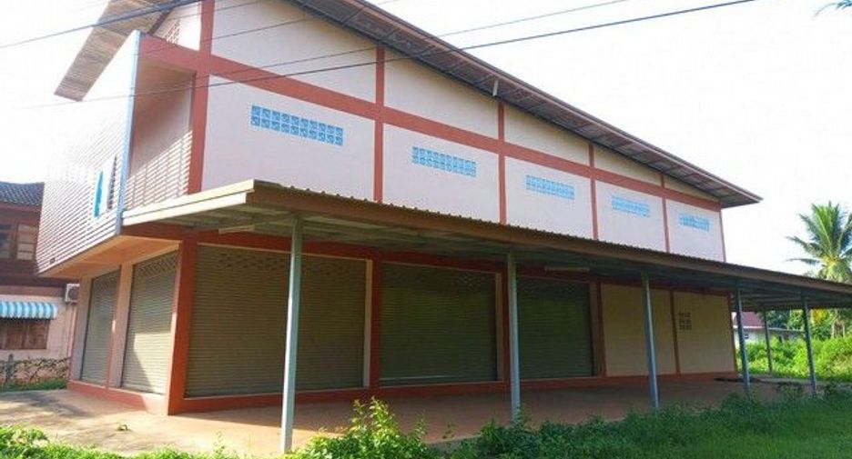 À vendre 5 chambres local commercial à Nong Han, Udon Thani