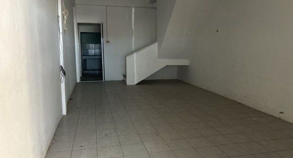 Gewerbefläche zum Kauf mit 2 Zimmer in Nong Han, Udon Thani
