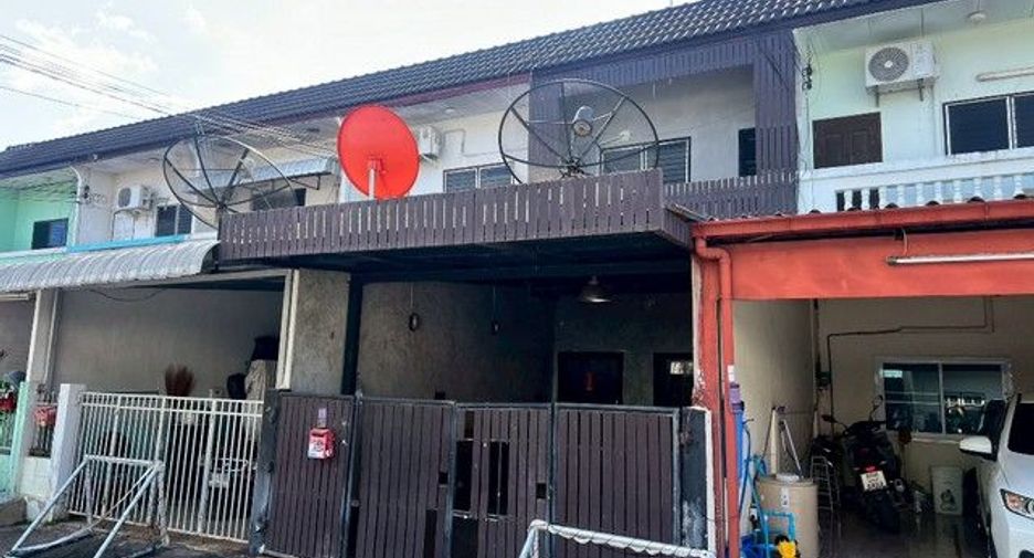 Gewerbefläche zum Kauf mit 2 Zimmer in Nong Han, Udon Thani