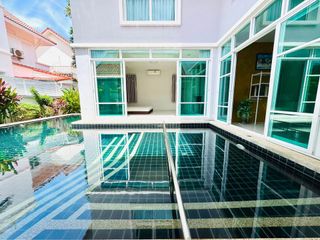 For rent 4 bedrooms villa in Mueang Phuket, Phuket