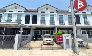 Casa adosada en venta de 3 habitaciones en Bang Phli, Samut Prakan