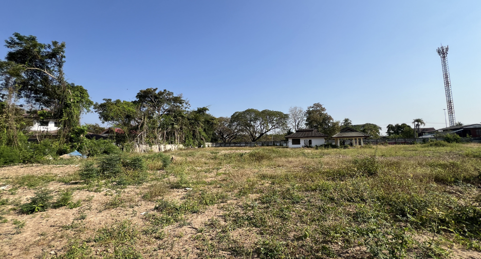 Продажа Участок в Mueang Lamphun, Лампхун