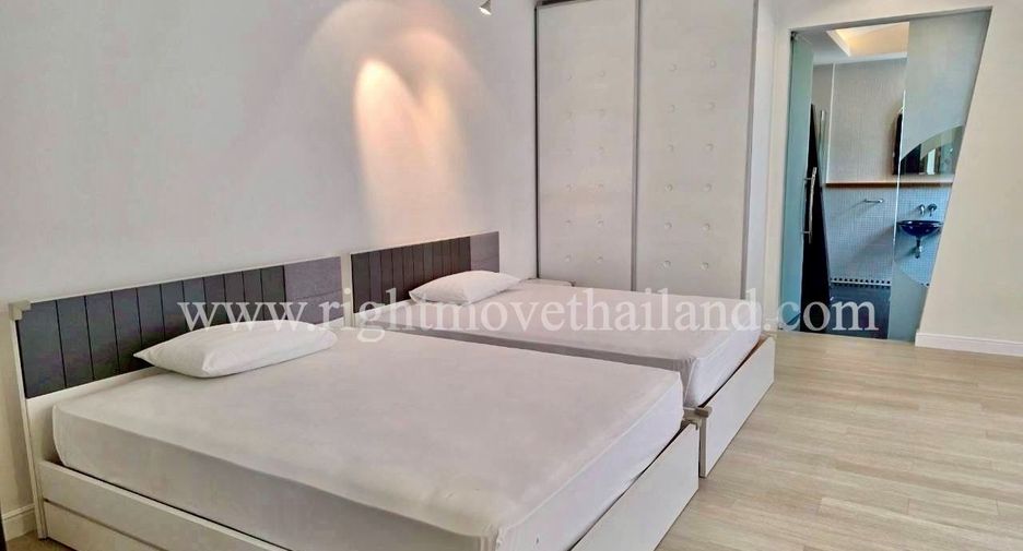 Villa zur Miete und zum Kauf mit 4 Zimmer in Pak Kret, Nonthaburi