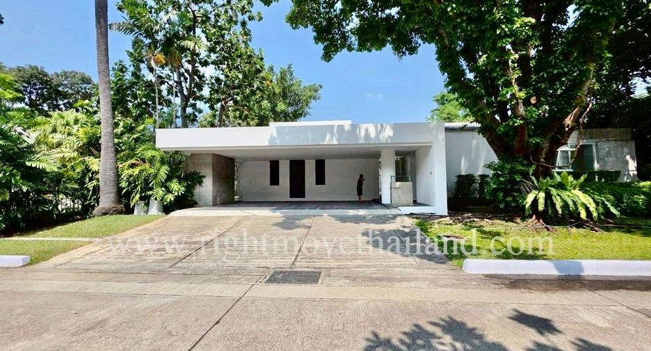 Villa zur Miete und zum Kauf mit 4 Zimmer in Pak Kret, Nonthaburi