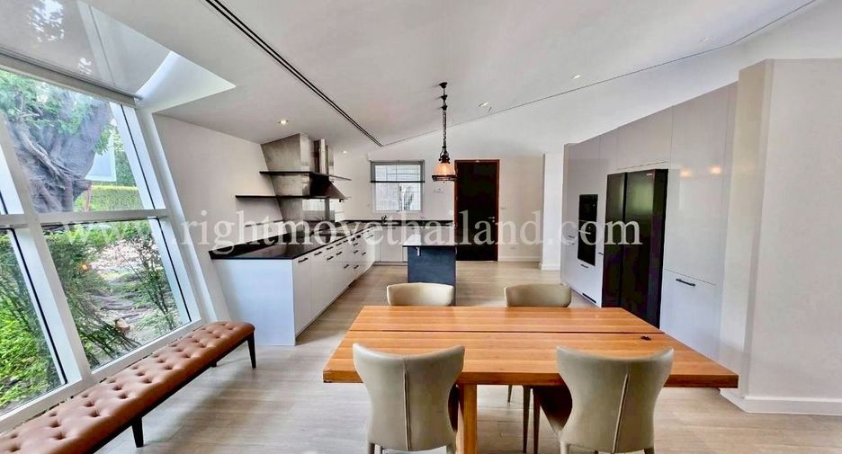 Villa zur Miete und zum Kauf mit 4 Zimmer in Pak Kret, Nonthaburi