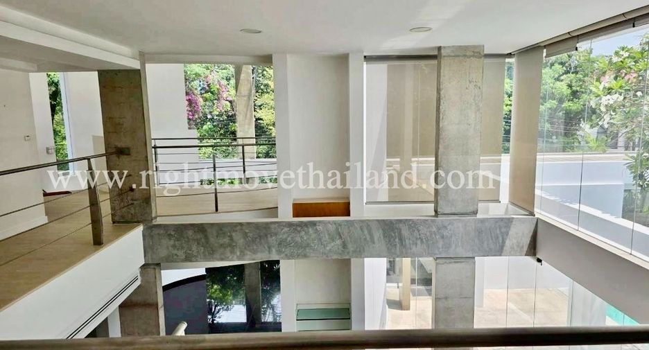 Villa zur Miete und zum Kauf mit 4 Zimmer in Pak Kret, Nonthaburi