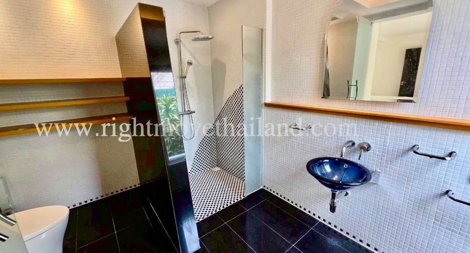 Villa zur Miete und zum Kauf mit 4 Zimmer in Pak Kret, Nonthaburi