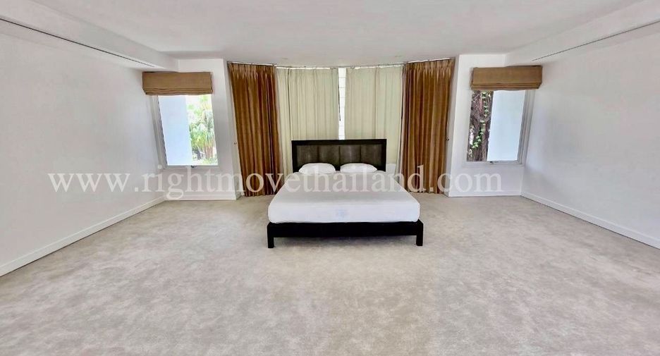 Villa zur Miete und zum Kauf mit 4 Zimmer in Pak Kret, Nonthaburi