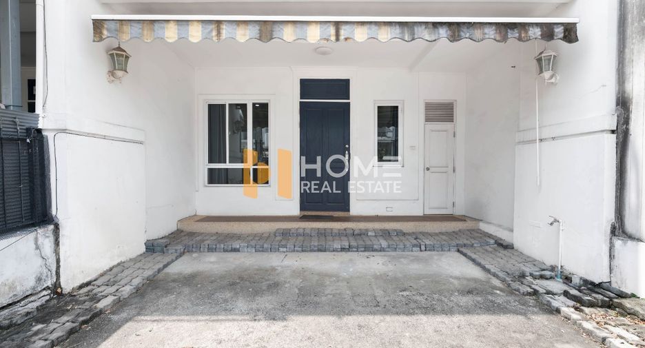 For sale 3 ベッドルーム townhouse in Bangkok Yai, Bangkok