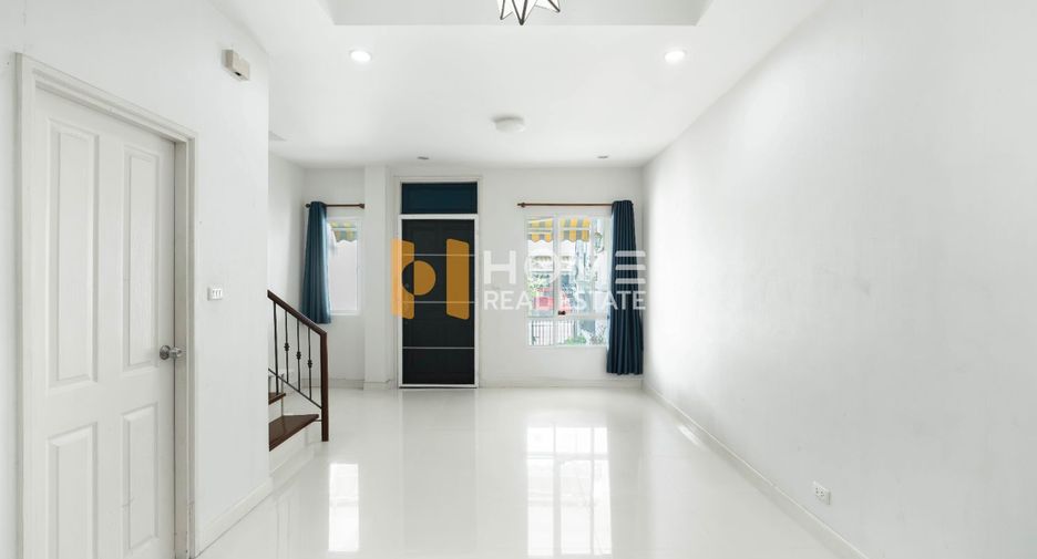 For sale 3 ベッドルーム townhouse in Bangkok Yai, Bangkok