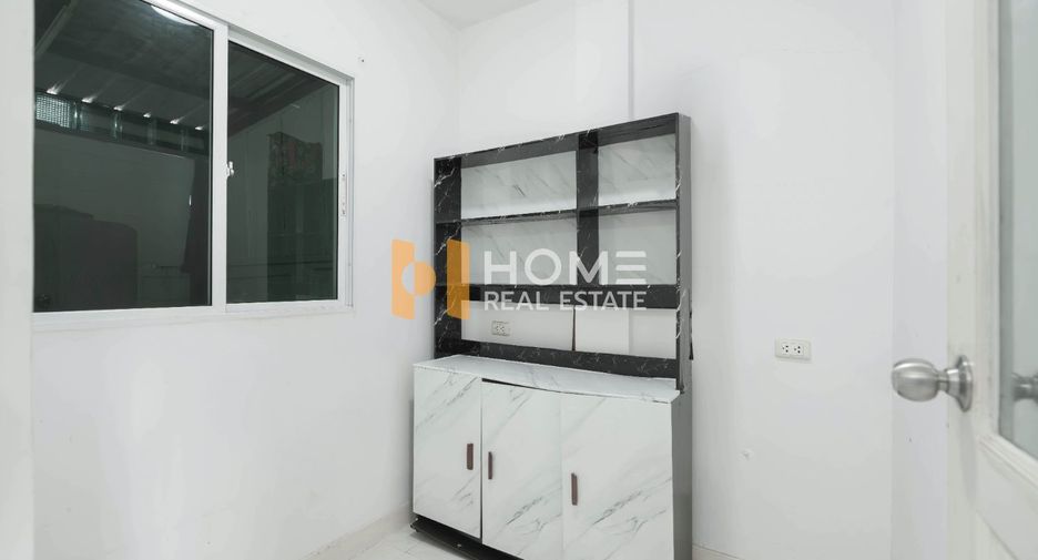 For sale 3 ベッドルーム townhouse in Bangkok Yai, Bangkok