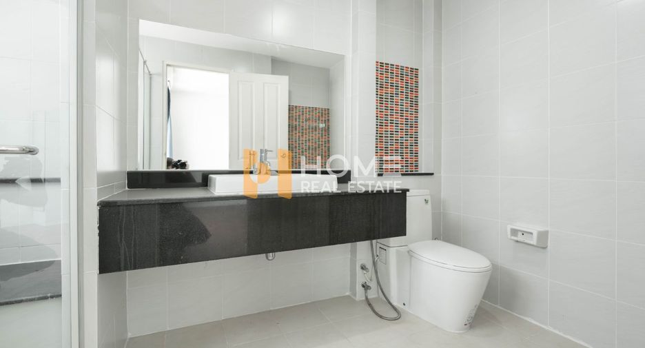 For sale 3 ベッドルーム townhouse in Bangkok Yai, Bangkok