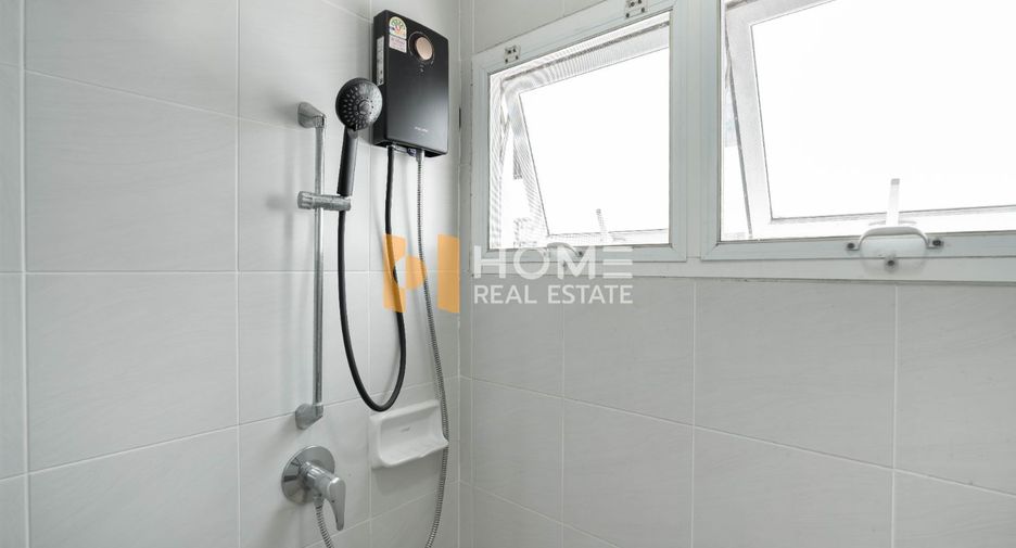 For sale 3 ベッドルーム townhouse in Bangkok Yai, Bangkok
