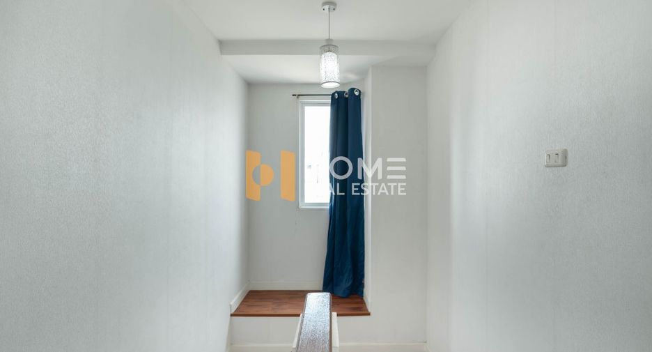 For sale 3 ベッドルーム townhouse in Bangkok Yai, Bangkok