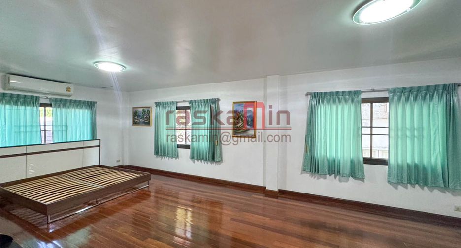 Casa en venta de 5 habitaciones en Bang Lamung, Chonburi