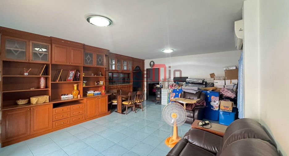 Casa en venta de 5 habitaciones en Bang Lamung, Chonburi