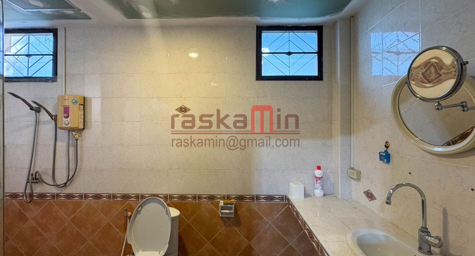Casa en venta de 5 habitaciones en Bang Lamung, Chonburi