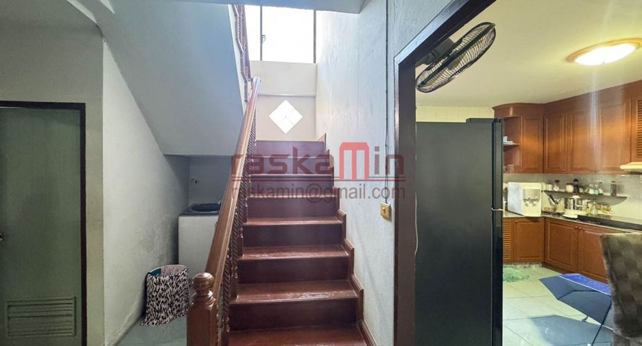 Casa en venta de 5 habitaciones en Bang Lamung, Chonburi