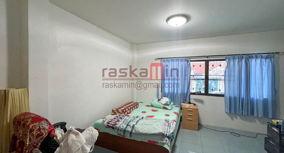 Casa en venta de 5 habitaciones en Bang Lamung, Chonburi