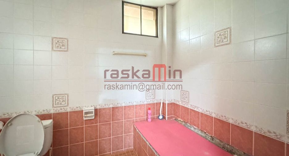 Casa en venta de 5 habitaciones en Bang Lamung, Chonburi