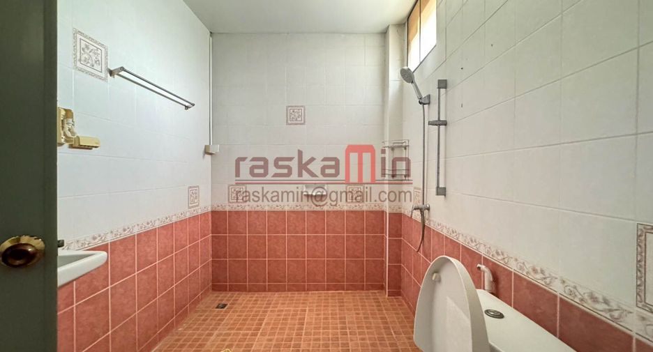 Casa en venta de 5 habitaciones en Bang Lamung, Chonburi