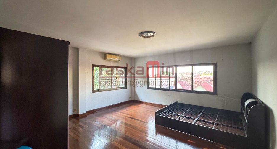 Casa en venta de 5 habitaciones en Bang Lamung, Chonburi