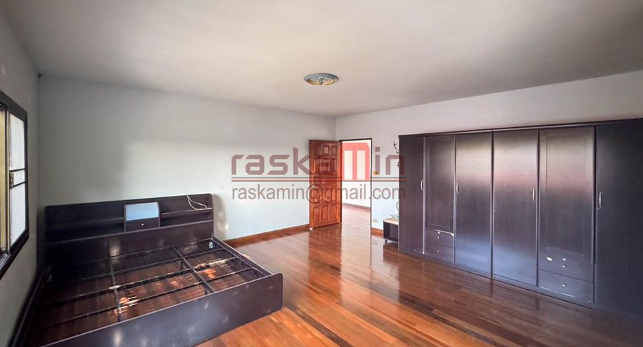 Casa en venta de 5 habitaciones en Bang Lamung, Chonburi