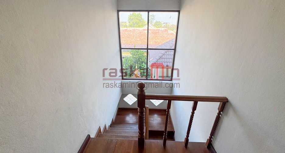 Casa en venta de 5 habitaciones en Bang Lamung, Chonburi