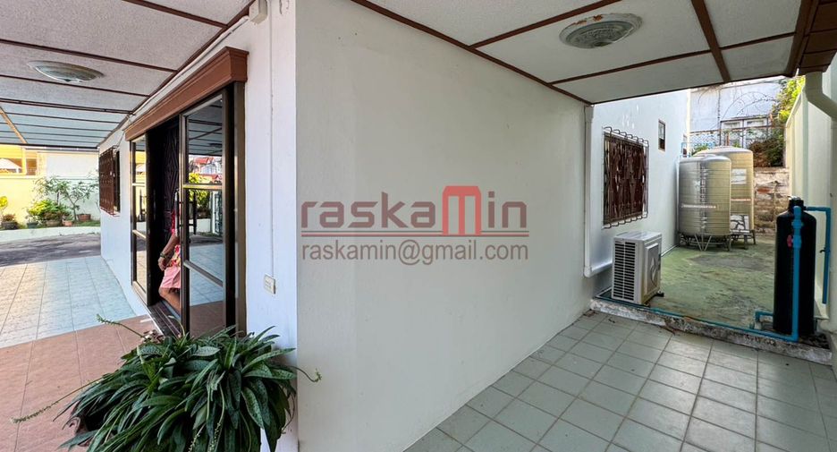 Casa en venta de 5 habitaciones en Bang Lamung, Chonburi