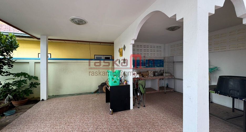 Casa en venta de 5 habitaciones en Bang Lamung, Chonburi