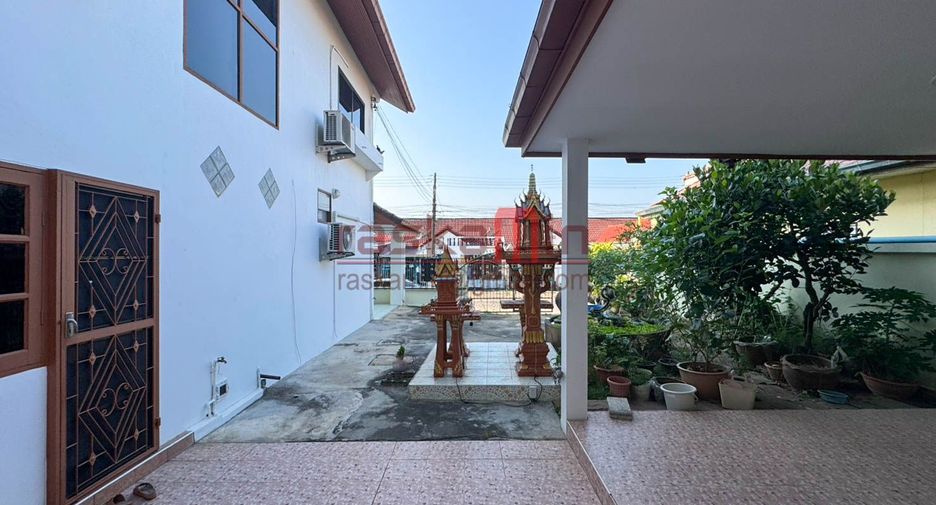 Casa en venta de 5 habitaciones en Bang Lamung, Chonburi