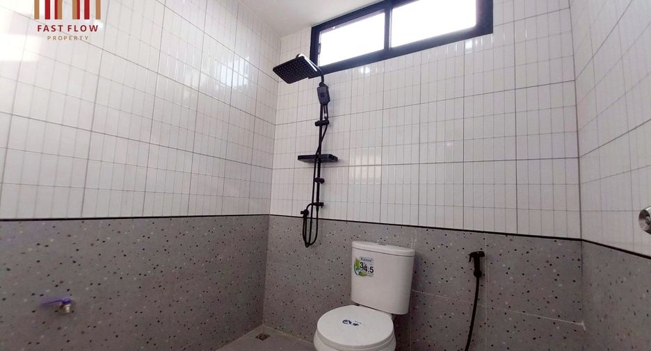 For sale 4 bedrooms house in Lat Lum Kaeo, Pathum Thani