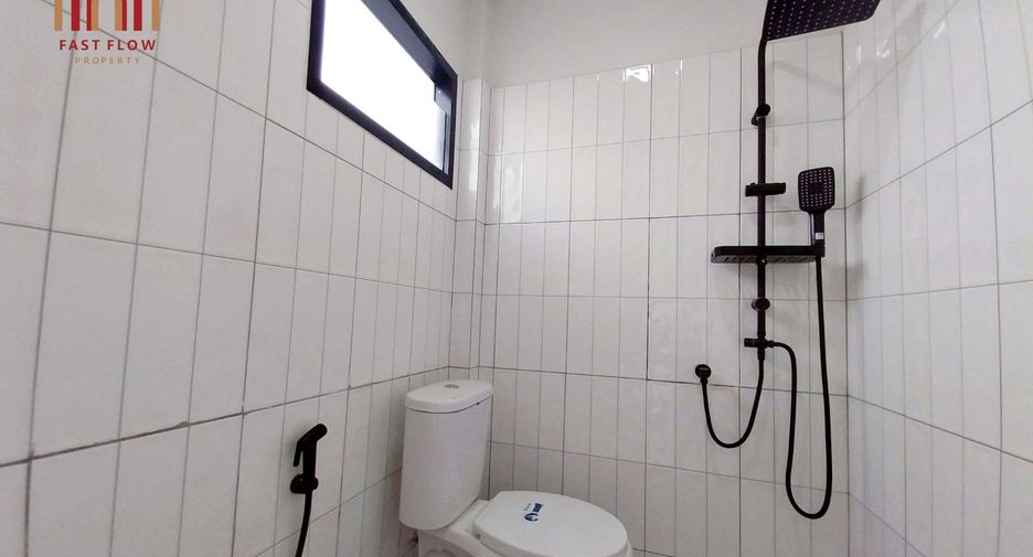 For sale 4 bedrooms house in Lat Lum Kaeo, Pathum Thani