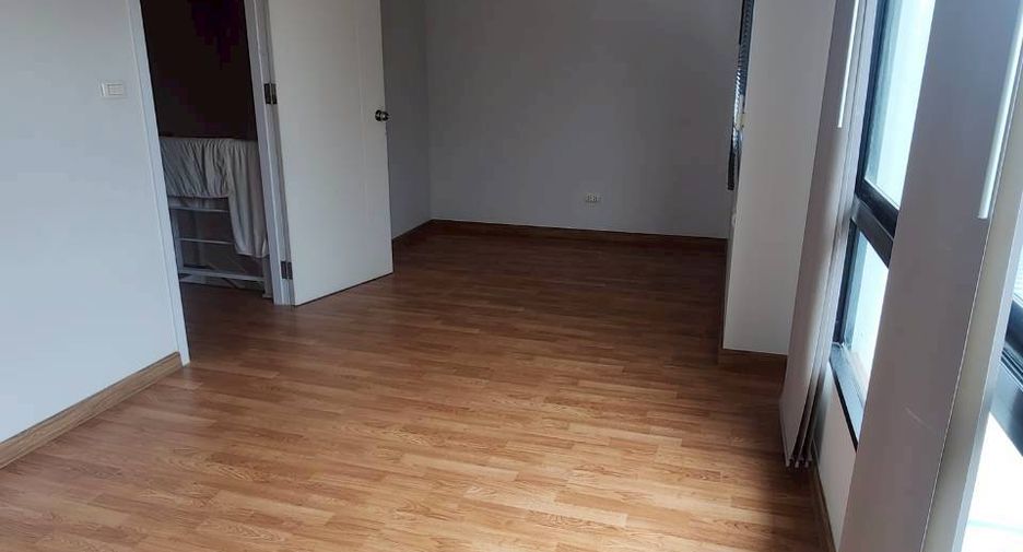 For sale 4 bedrooms townhouse in Thanyaburi, Pathum Thani