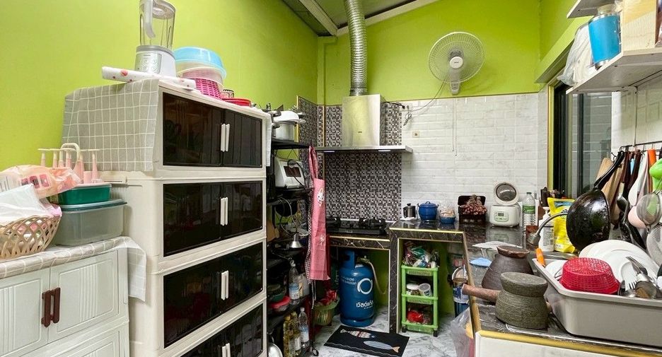 For sale 3 ベッドルーム townhouse in Prawet, Bangkok