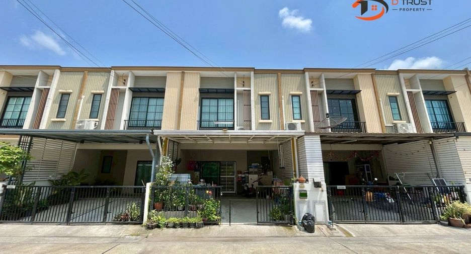 For sale 3 ベッドルーム townhouse in Prawet, Bangkok