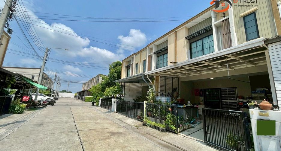 For sale 3 ベッドルーム townhouse in Prawet, Bangkok
