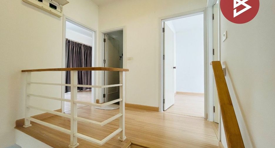 Casa adosada en venta de 4 habitaciones en Thung Khru, Bangkok
